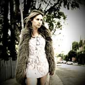 Roots avanza el próximo disco de Lucie Silvas