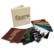 Caja con los 6 discos de estudio de The Doors remasterizados