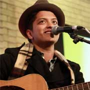 Bruno Mars ya es disco de oro en España