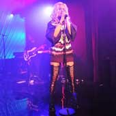 Rita Ora teloneara de Usher