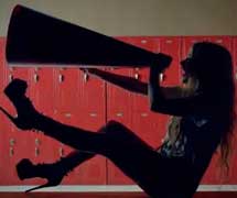 "Here's to never growing up", el videoclip