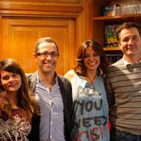 Merche firma por Sony Music