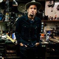 Ben Harper hace equipo con su madre Ellen