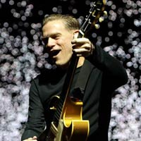 Un disco de versiones de Bryan Adams