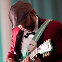'Tus besos', nuevo single de Juan Luis Guerra
