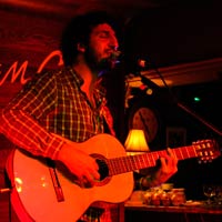 Marwan se lo monta bonito y lento en León