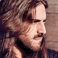 Andrés Suárez y Hombres G, top 3 en discos en España