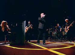 Lady Gaga en la nueva gira de U2