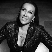 Mónica Naranjo repite nº1 en discos en España con 'Lubna'