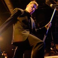 Loquillo nº1 en discos en España con 'Viento del este'