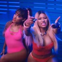 Ariana Grande con Nicki Minaj  en los vídeos de la semana