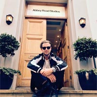 Peter Gabriel en el nuevo álbum de OneRepublic