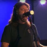 Foo Fighters y Harry Styles en modo cover