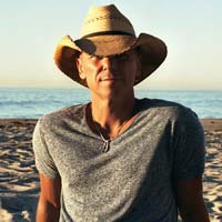 Kenny Chesney nº1 en Billboard 200 con "Live in no shoes..."