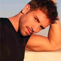 Pablo Alborán repite nº1 en España con "Prometo"