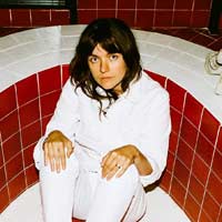 Courtney Barnett en modo Inxs