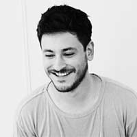 Cepeda tripite con "Principios" nº1 en discos en España