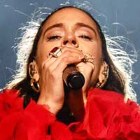 Rosalía triple número 1 en listas en España