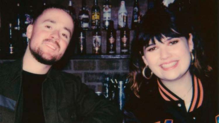 Lily Moore y M. Sabre nº1 en LaHiguera.net con 'In-between'