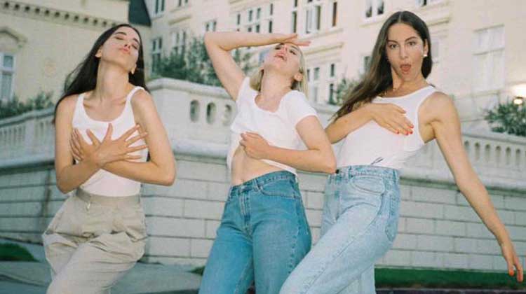 Haim y Coldplay en modo cover