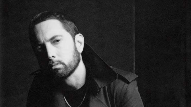 Eminem hace doblete en listas británicas