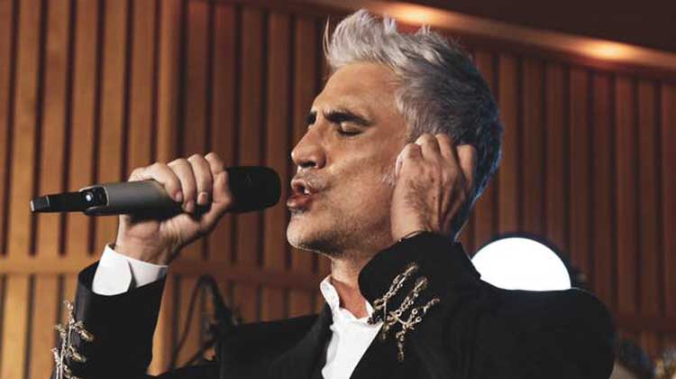 Alejandro Fernández nº1 en ventas con 'Hecho en México'