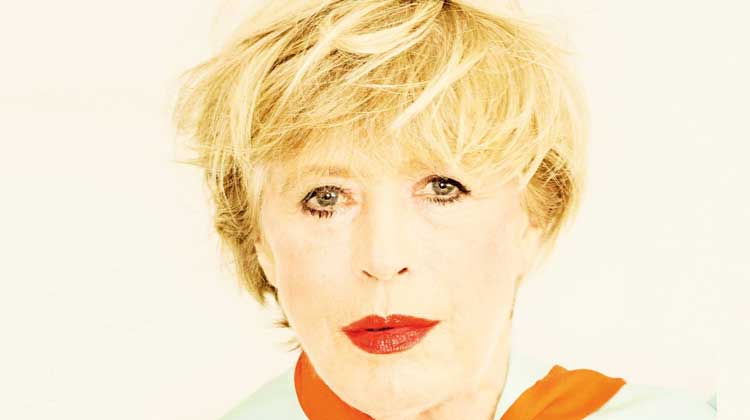 Marianne Faithfull recibe el alta