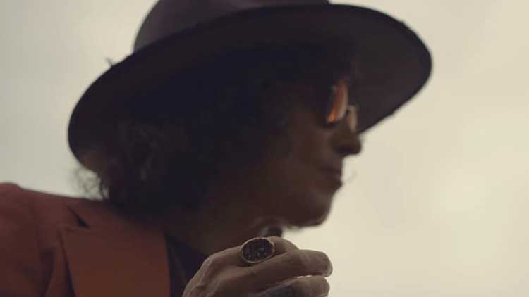 El especial universo audiovisual de Enrique Bunbury