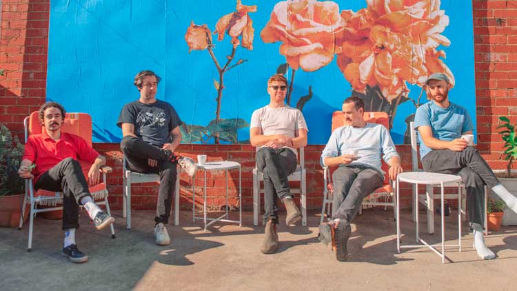 Ellos son Rolling Blackouts Coastal Fever