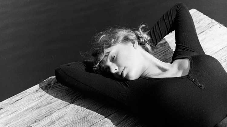 Taylor Swift con 'Folklore' 5ª semana nº1 en la Billboard 200