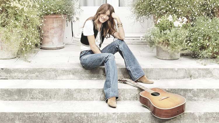 Se acerca el sexto álbum de Carla Bruni