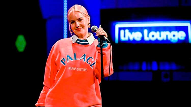 Anne-Marie versiona 'Watermelon sugar'