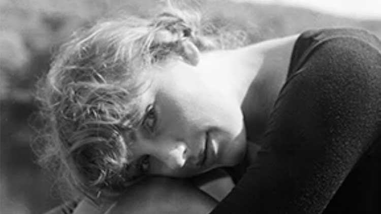 Taylor Swift regresa al nº1 en la Billboard 200 con 'Folklore'