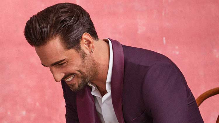 Detalle de la portada de 'Veinte años y un destino' de Bustamante