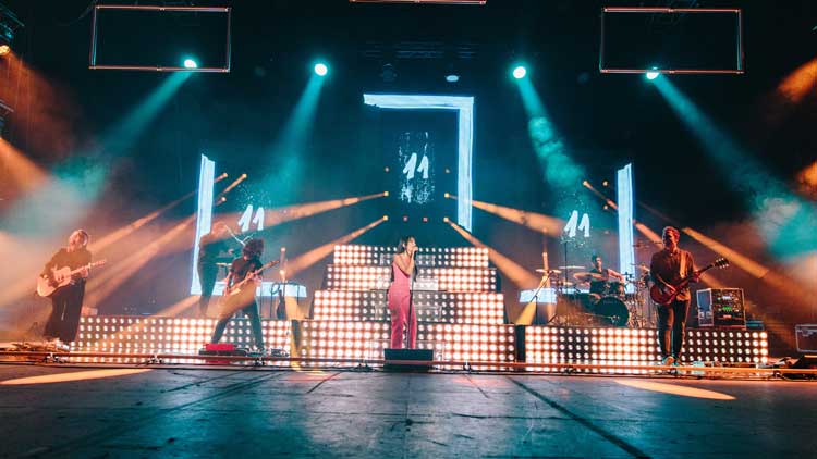 Escenografía del 11 razones Tour de Aitana Ocaña