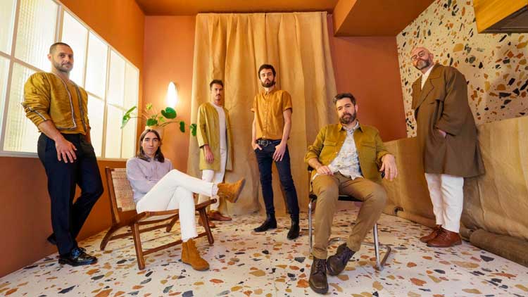 Vetusta Morla en foto promocional de 'Cable a Tierra'