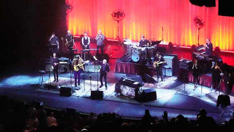 Detalle de la portada de 'Northeast corridor: Steely Dan Live!'