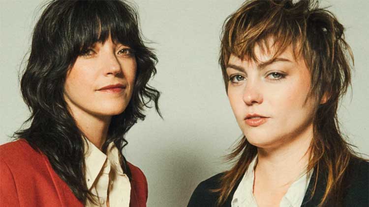 Sharon Van Etten y Angel Olsen en la portada de la versión acústica de 'Like I used to'