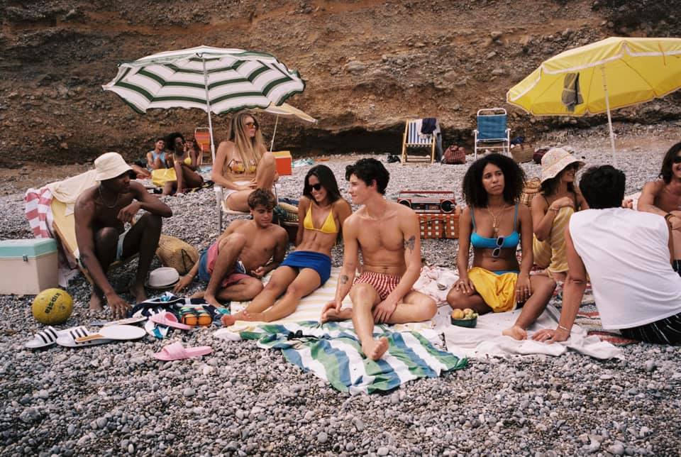 Shawn Mendes en el videoclip de 'Summer of love'