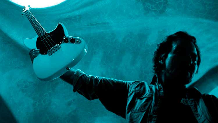 Eddie Vedder en la portada del álbum 'Earthling'