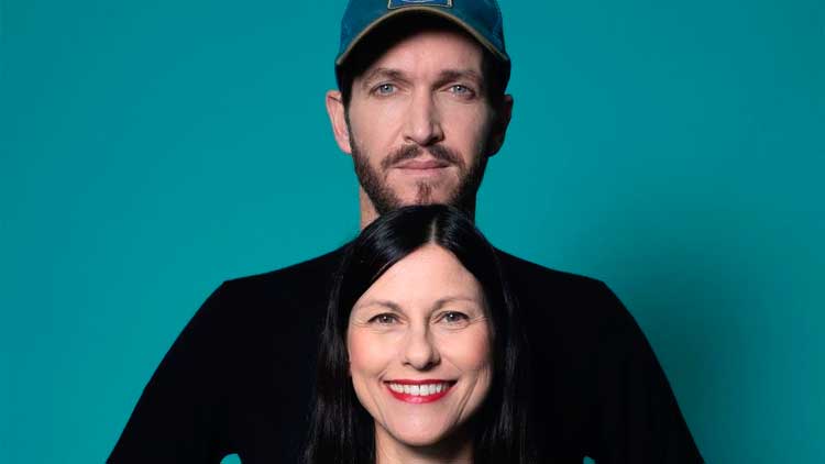 Oscar D'Aniello y Helena Miquel son Delafé y las Flores Azules