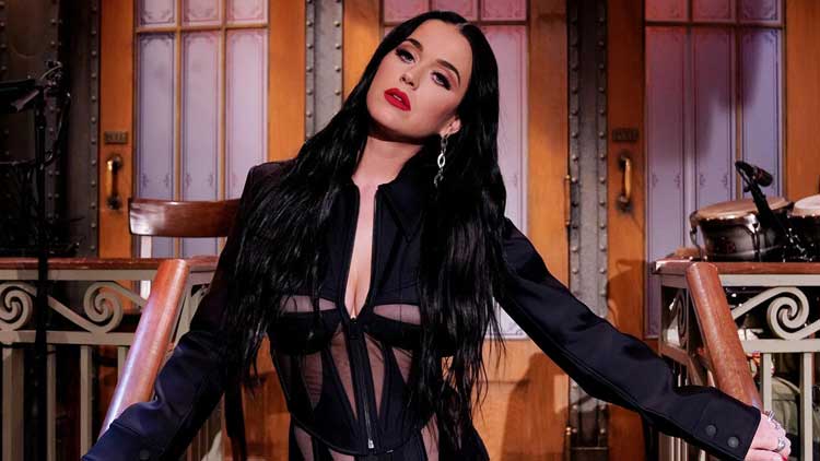 Katy Perry en el escenario del Saturday Night Live