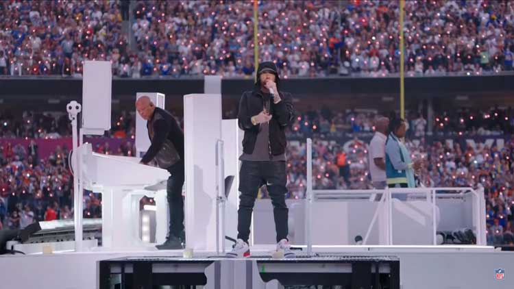 Eminem en el show del descanso de la Super Bowl 2022