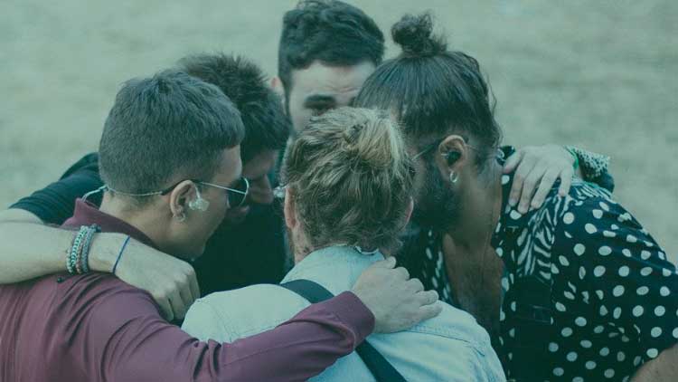 Miss Caffeina en la foto que acompaña el anuncio de la salida de Álvaro Navarro