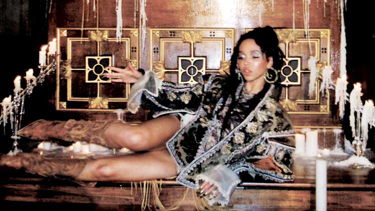 FKA twigs en la localización de su Tiny Desk (Home) Concert