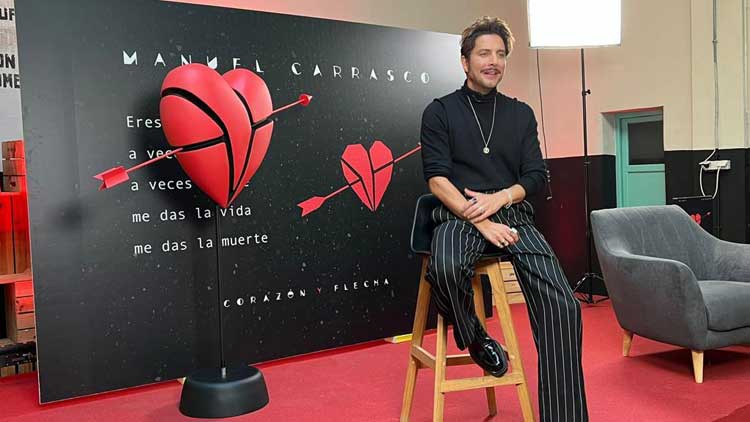 Manuel Carrasco de promoción con 'Corazón y flecha'