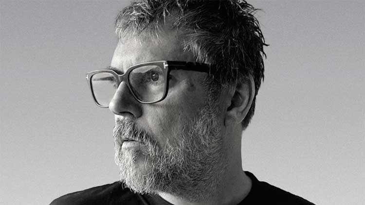 Iván Ferreiro en la portada de su álbum 'Trinchera pop'