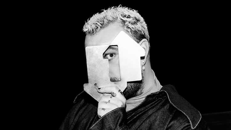 Sam Smith celebra su número 1 en la lista británica con 'Gloria'