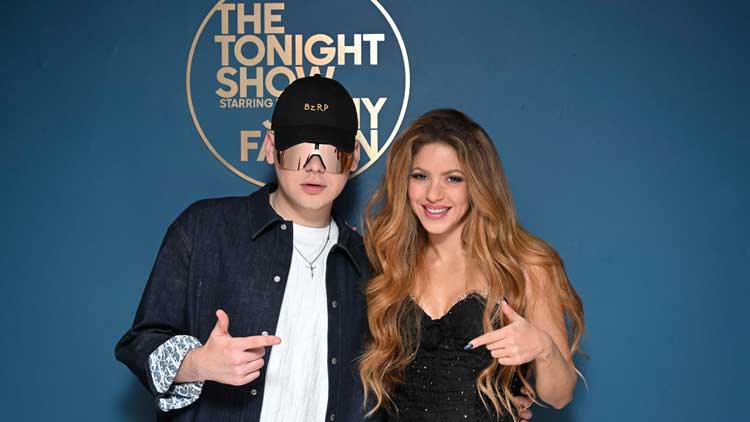 Bizarrap y Shakira en The Tonight Show starring Jimmy Fallon
