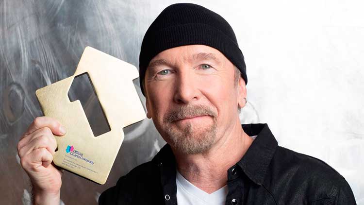 The Edge celebra el número 1 de U2 en la lista británica con 'Songs of surrender'